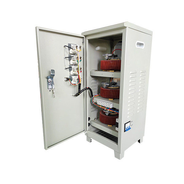 Regolatore trifase di piccola dimensione dello stabilizzatore 6KVA 380V 220V 6000VA di tensione