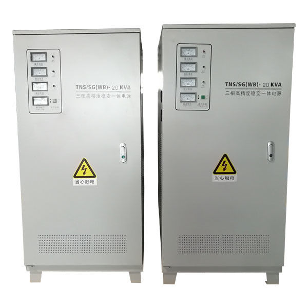 Il metallo regolatore di tensione di CA di 3 fasi ha regolato l'alimentazione elettrica 20KVA 380V/220V